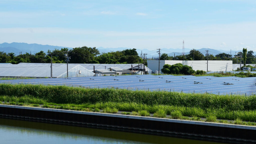 green technology Indonesia dengan teknologi ramah lingkungan dan energi bersih modern